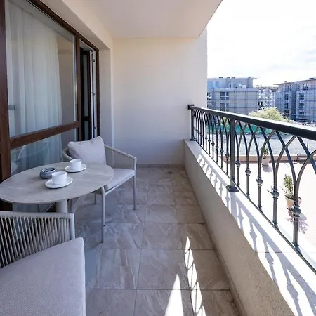 Lux View - Pool Апартамент